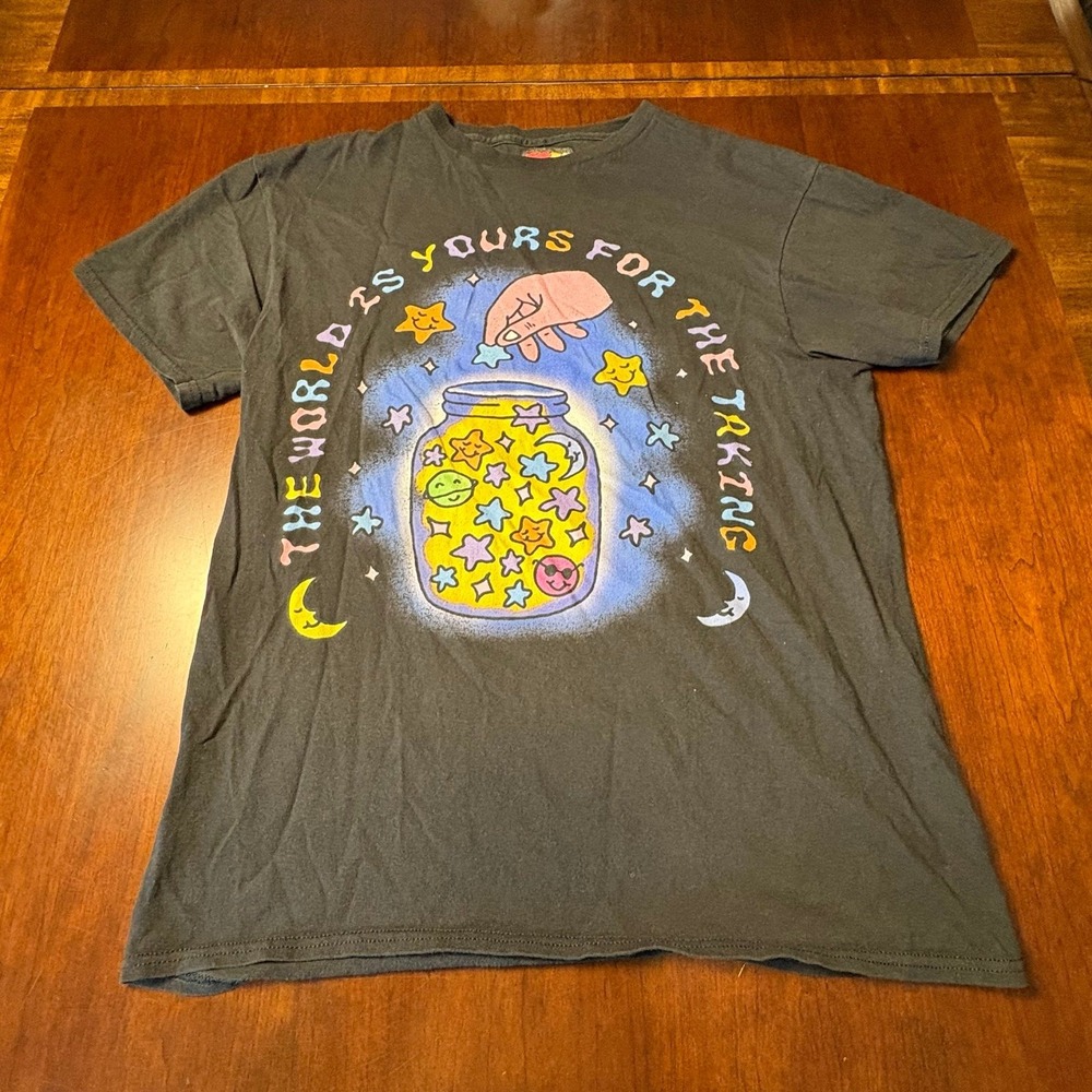 Teen‎ Hearts "The World Is Yours for the Taking" Graphic T-Shirt Black Size M